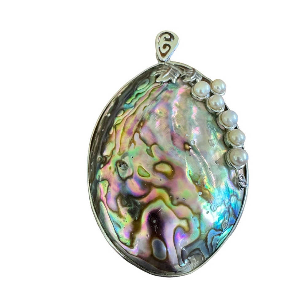 Abalone shell pendant with pearl accents